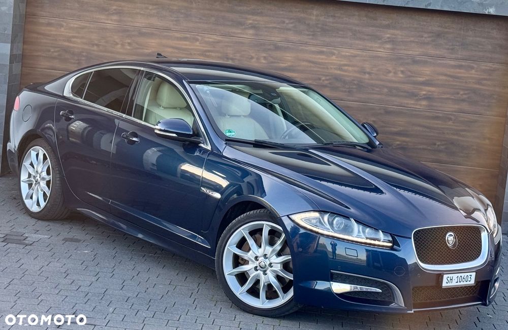Jaguar XF 3.0 T AWD R-Sport - 4