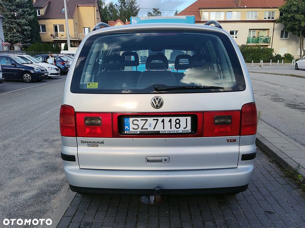 Volkswagen Sharan 1.9 TDI Comfortline - 8