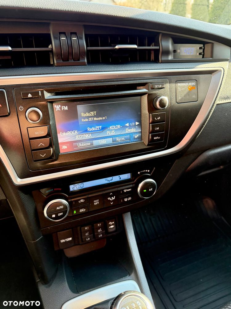Toyota Auris 1.6 Premium Start - 34