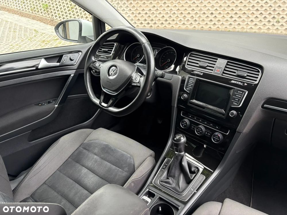 Volkswagen Golf 1.6 TDI Highline - 8