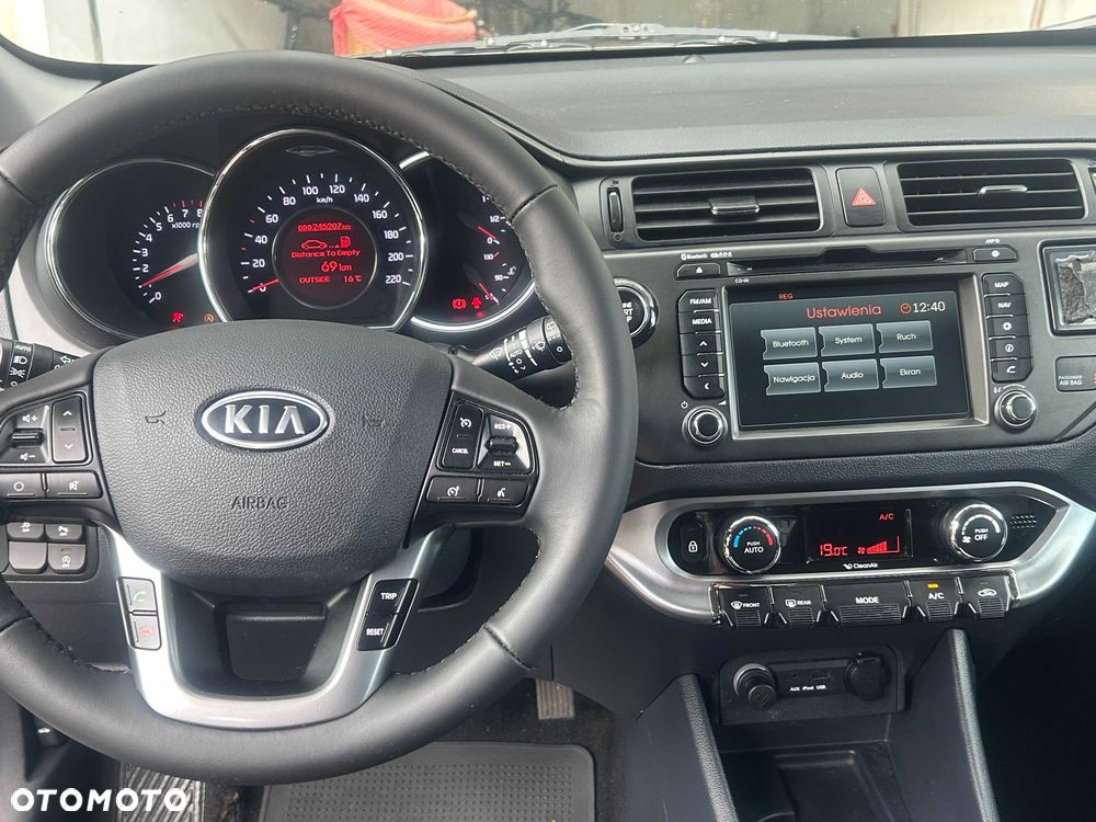 Kia Rio - 5