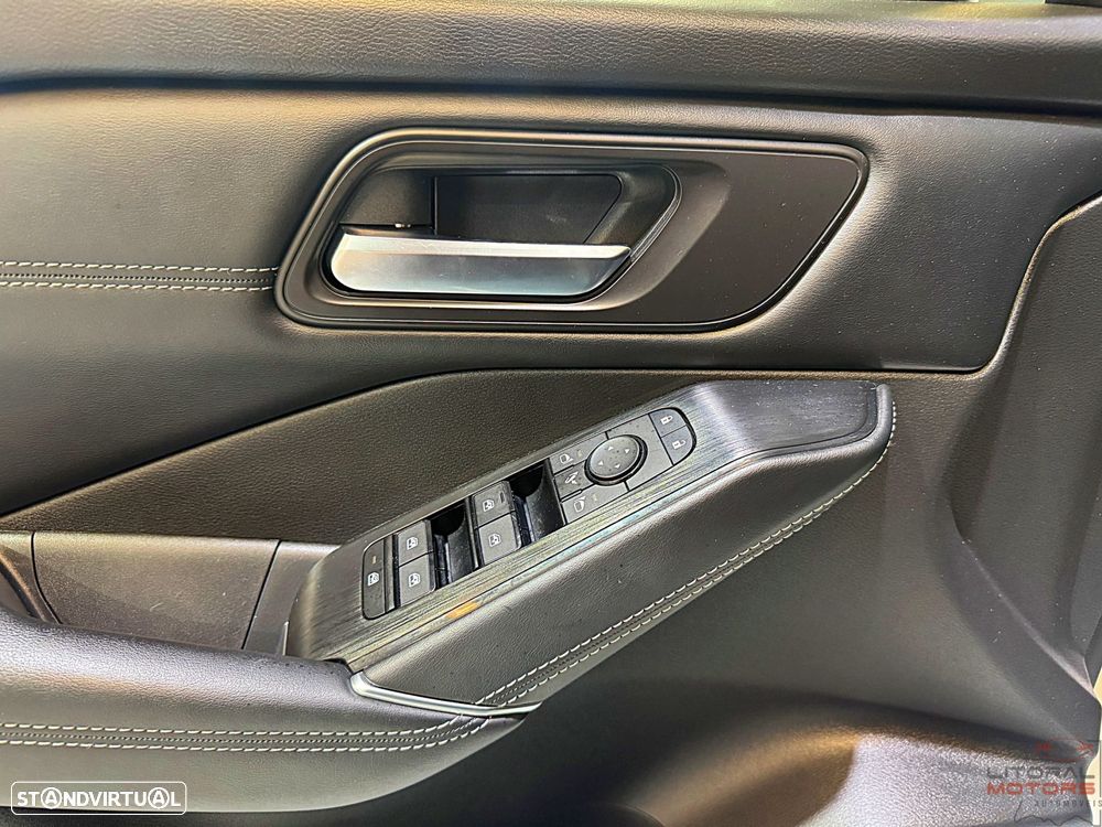 Nissan Qashqai 1.3 DIG-T N-Connecta Xtronic - 18