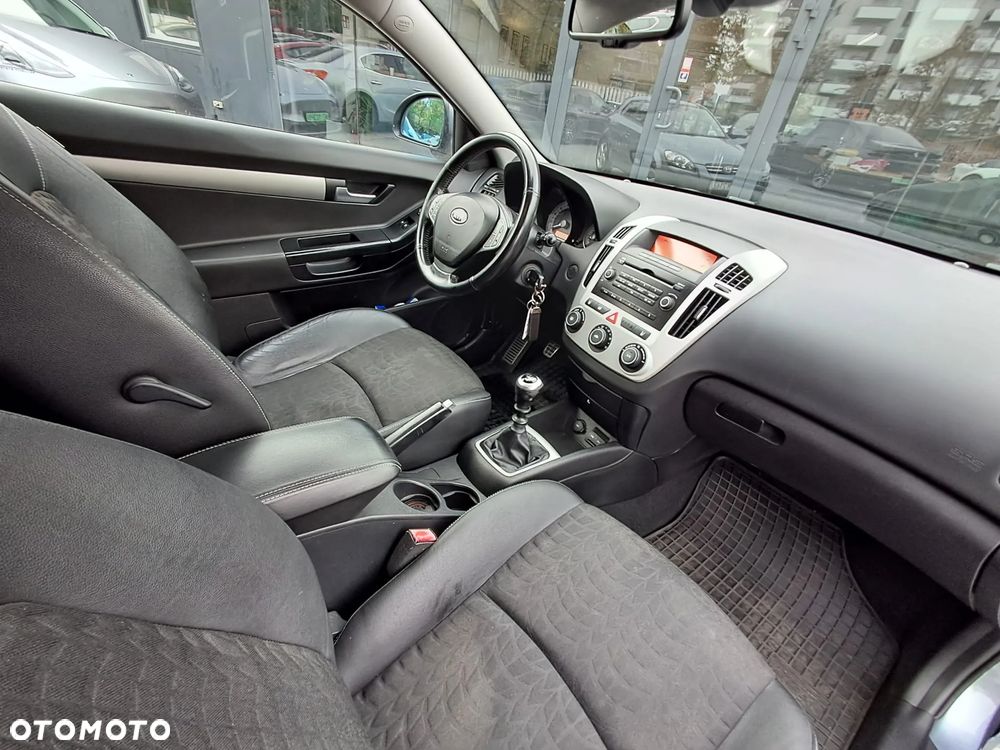 Kia Ceed 1.6 Crdi Optimum - 22