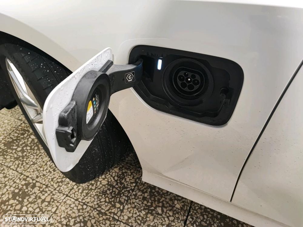 BMW 320 e Pack Essence Auto - 10