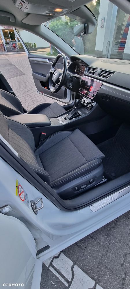 Skoda Superb 2.0 TDI SCR Style DSG - 8