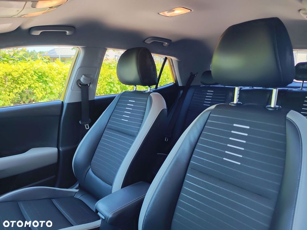 Kia Stonic 1.2 L Business Line - 11