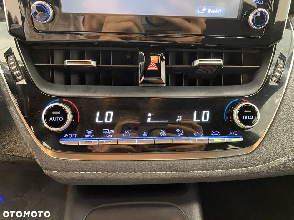 Toyota Corolla - 22