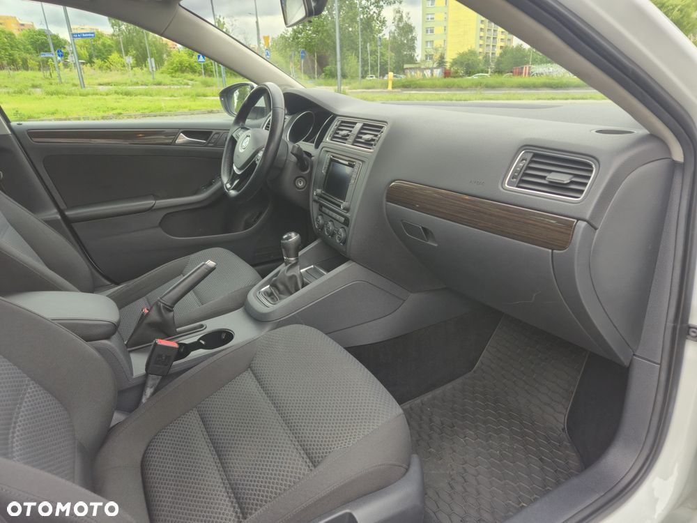 Volkswagen Jetta 1.4 TSI BMT Comfortline - 12