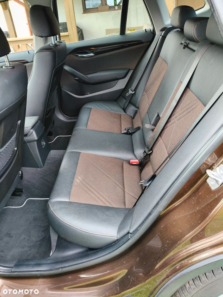 BMW X1 xDrive18d xLine - 9