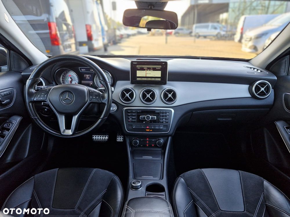 2014 Mercedes-Benz GLA 250 7G-DCT, photograph 10