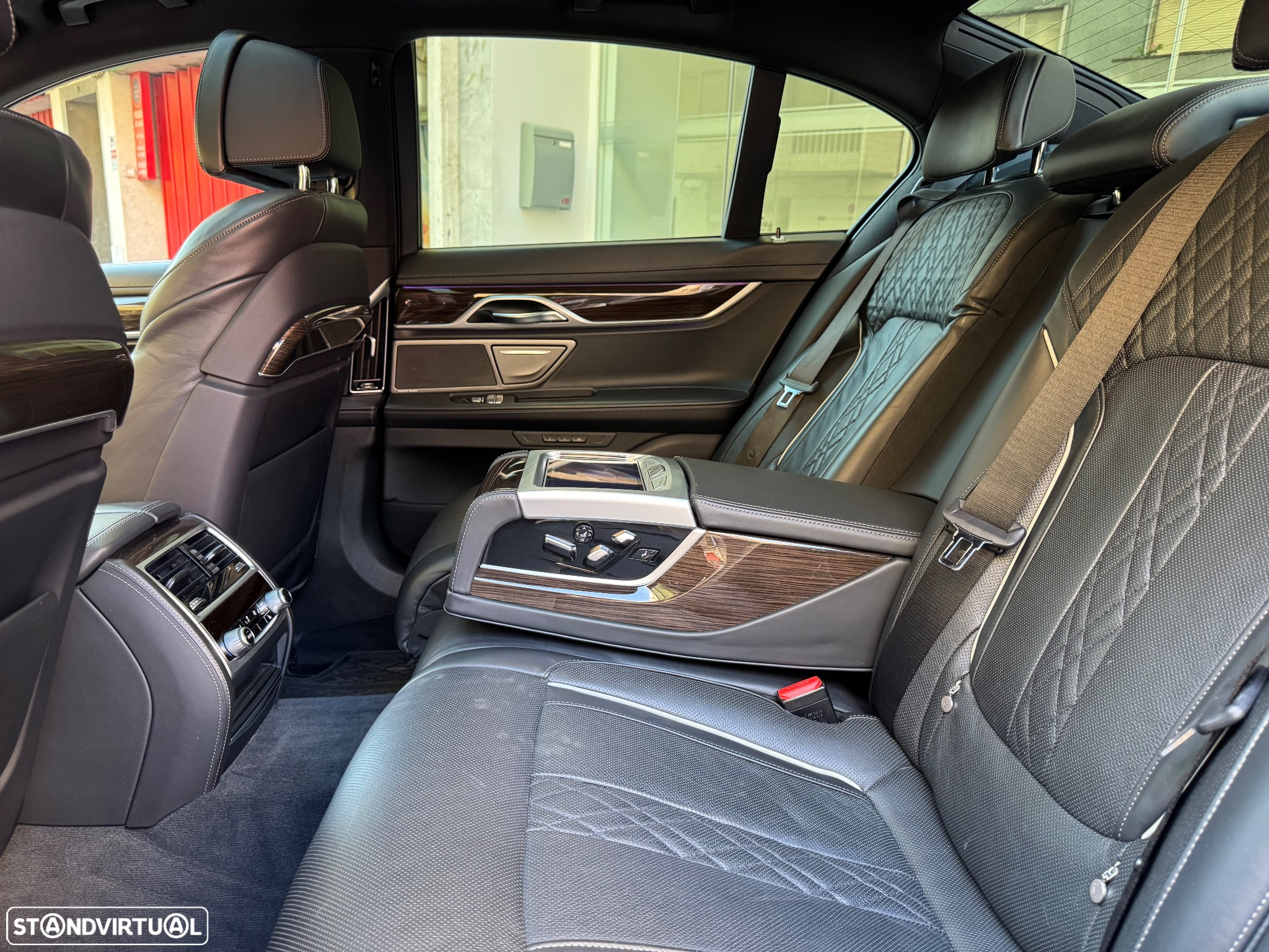 BMW 745 e iPerformance - 7
