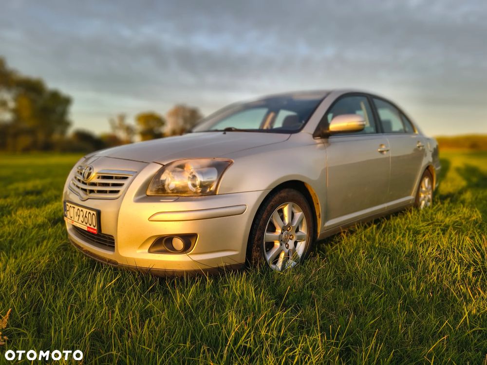 Toyota Avensis 2.2 D-4D Sol Platinium - 1