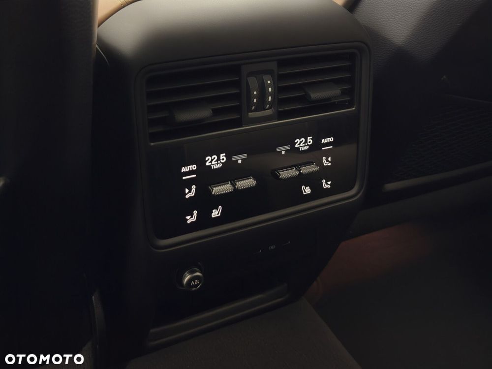 Porsche Cayenne - 34