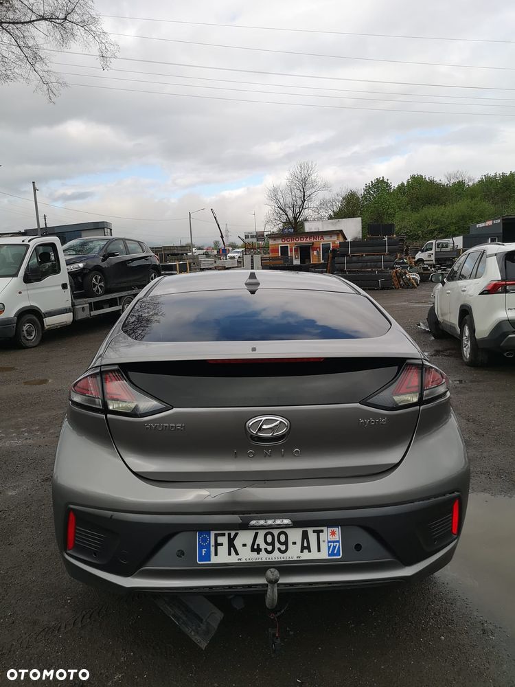 Hyundai IONIQ Hybrid Premium - 7