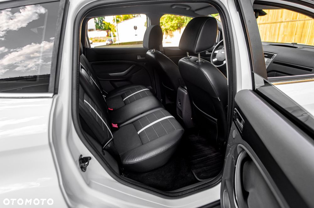 Ford Kuga - 23