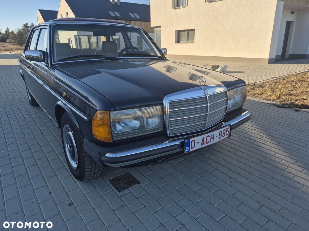 Mercedes-Benz W123 - 1
