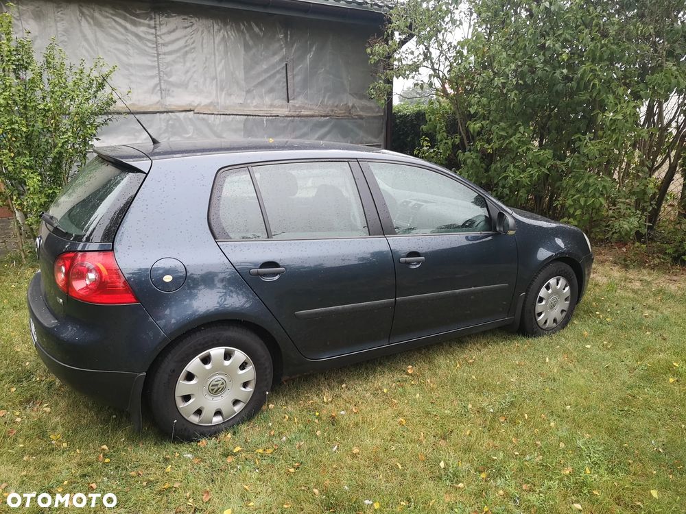 Volkswagen Golf V 1.9 TDI Comfortline - 4