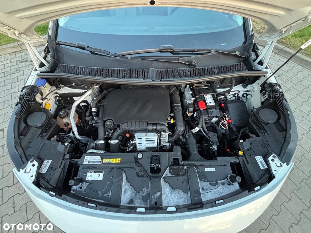 Peugeot 3008 1.2 PureTech Allure S&S - 13