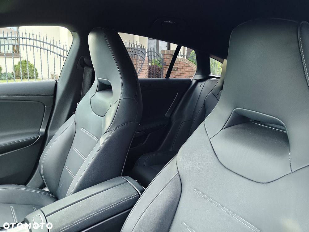 Mercedes-Benz CLA 200 d 8G-DCT AMG Line Advanced Plus - 17