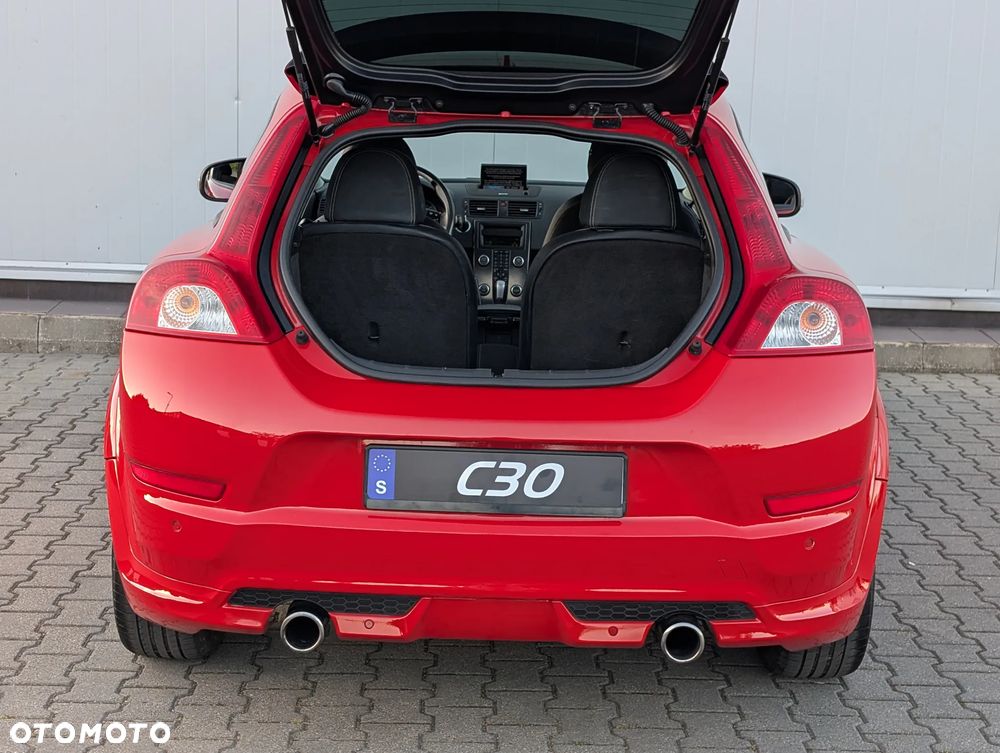 Volvo C30 D4 R-Design - 16