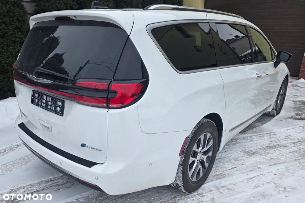 Chrysler Pacifica - 5