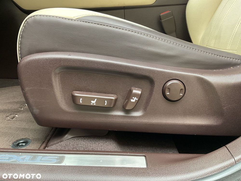 Lexus RX - 21