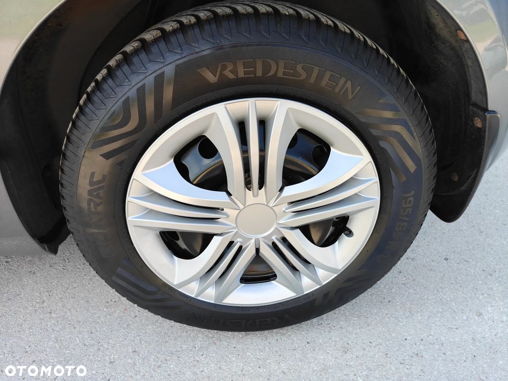 Kia Venga 1.4 CVVT Fifa World Cup Edition - 33
