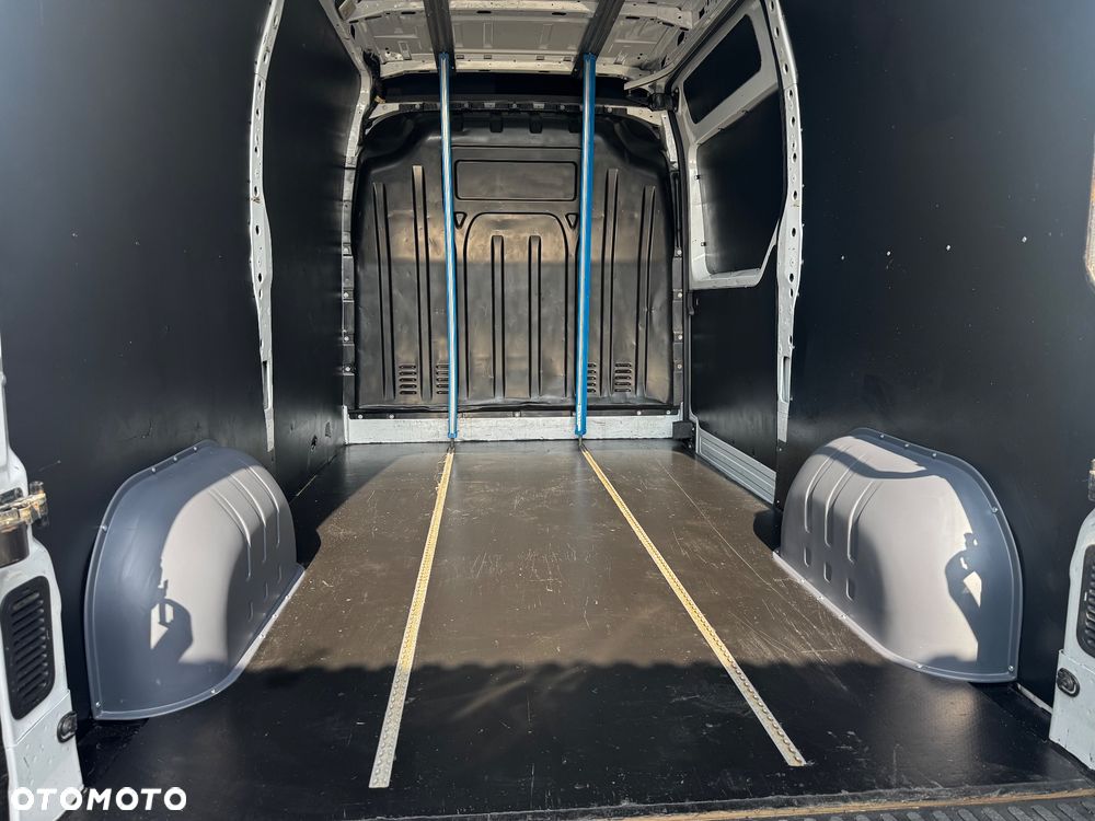 Renault Master - 24