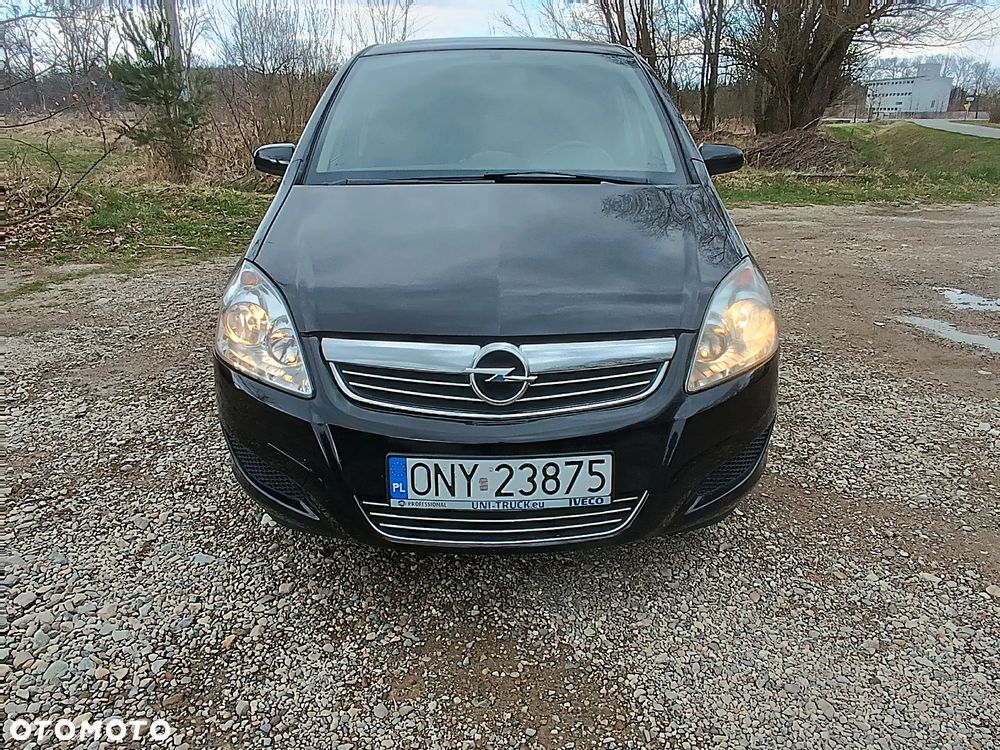 Opel Zafira - 1