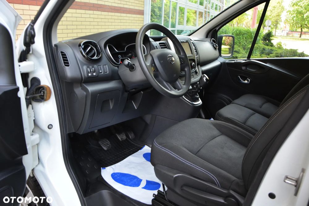 Nissan NV300 - 6