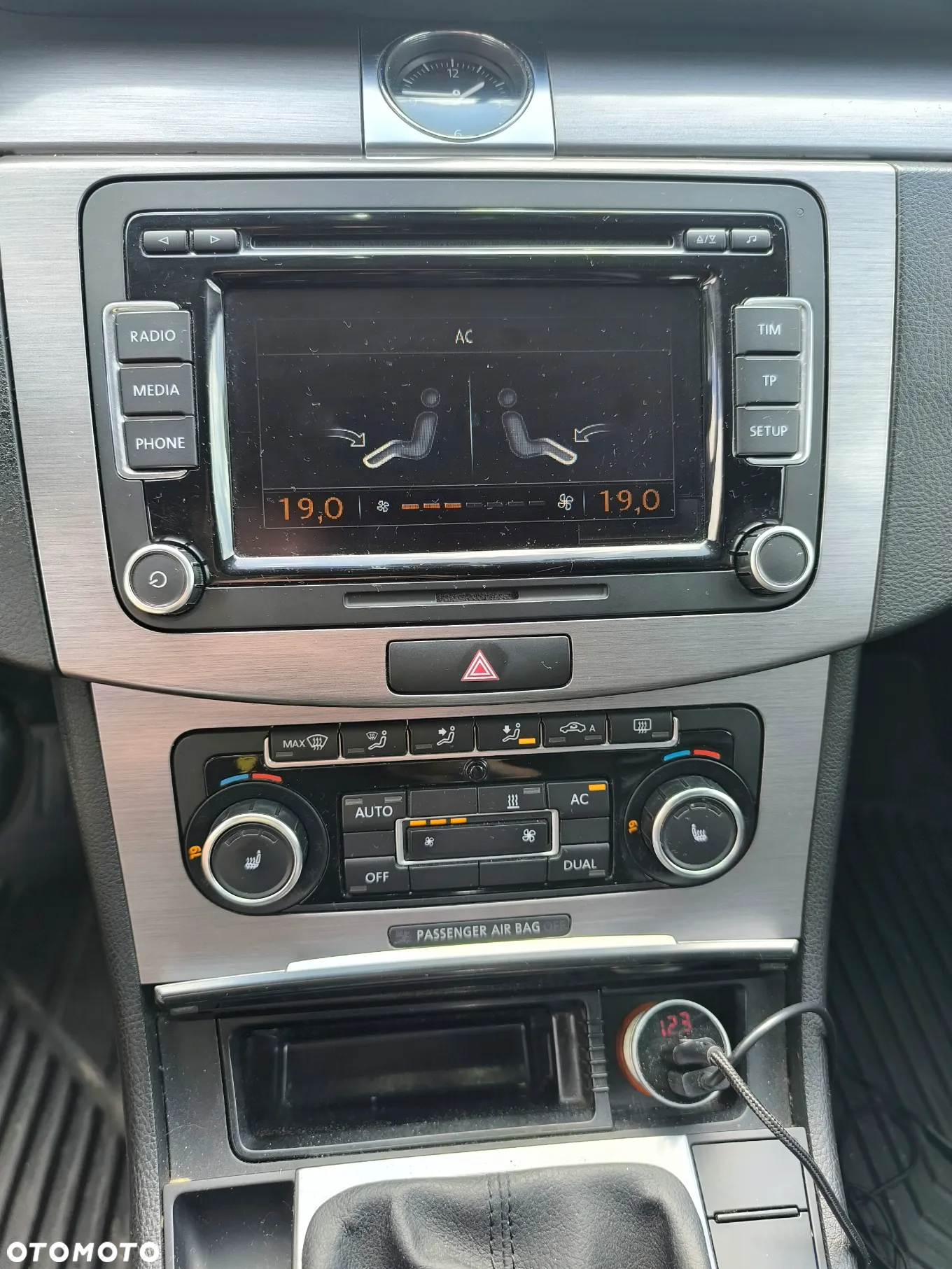 Volkswagen Passat 2.0 TDI DPF Sportline - 16