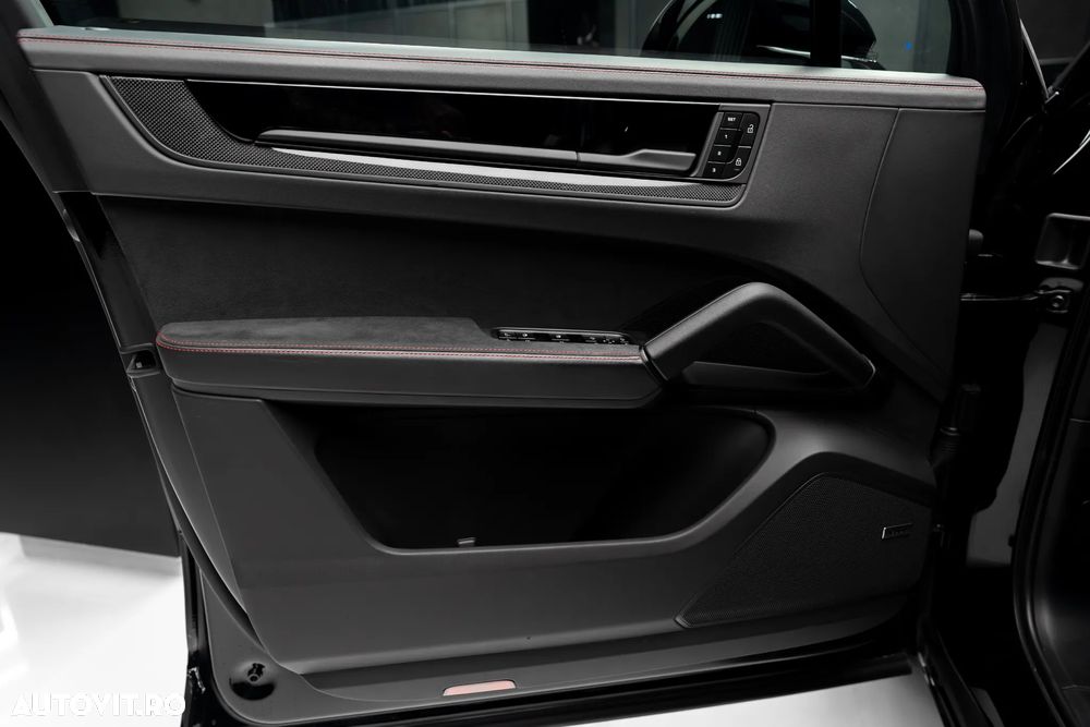 Porsche Cayenne GTS - 11