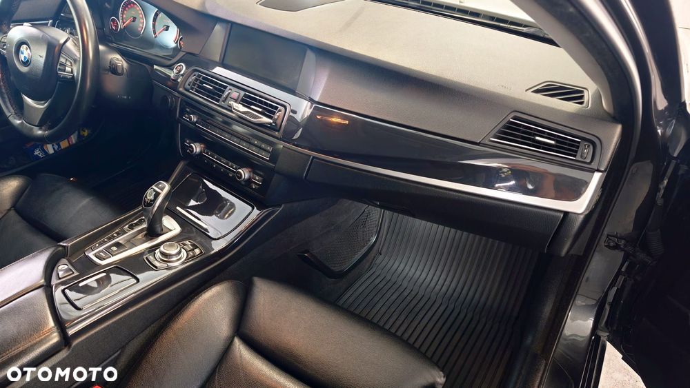 BMW Seria 5 530d xDrive Sport-Aut - 15