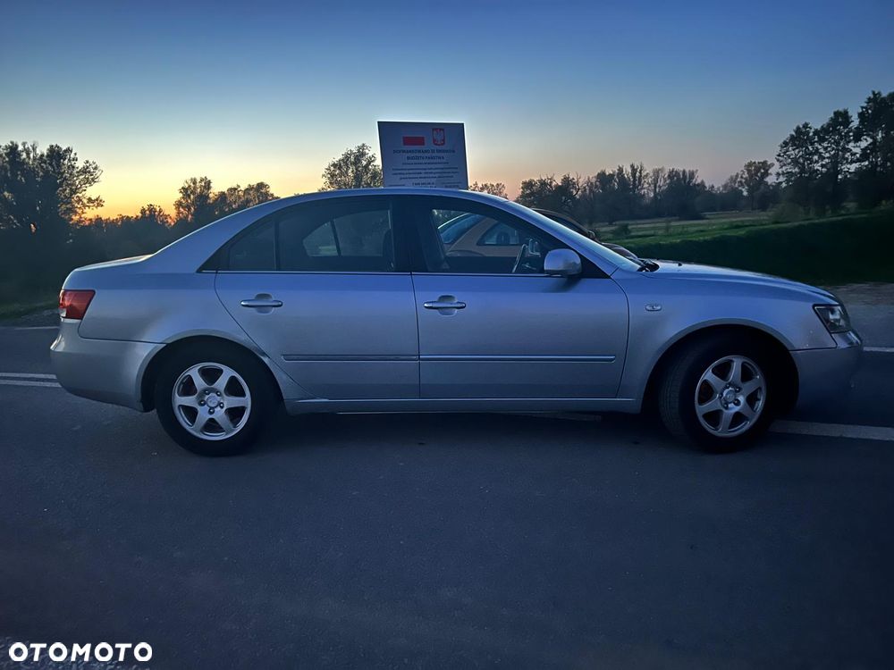 Hyundai Sonata - 7