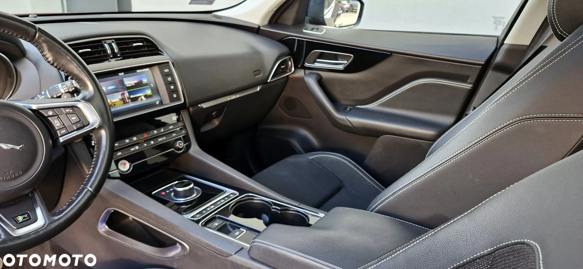Jaguar F-Pace 2.0 i4D AWD R-Sport - 11