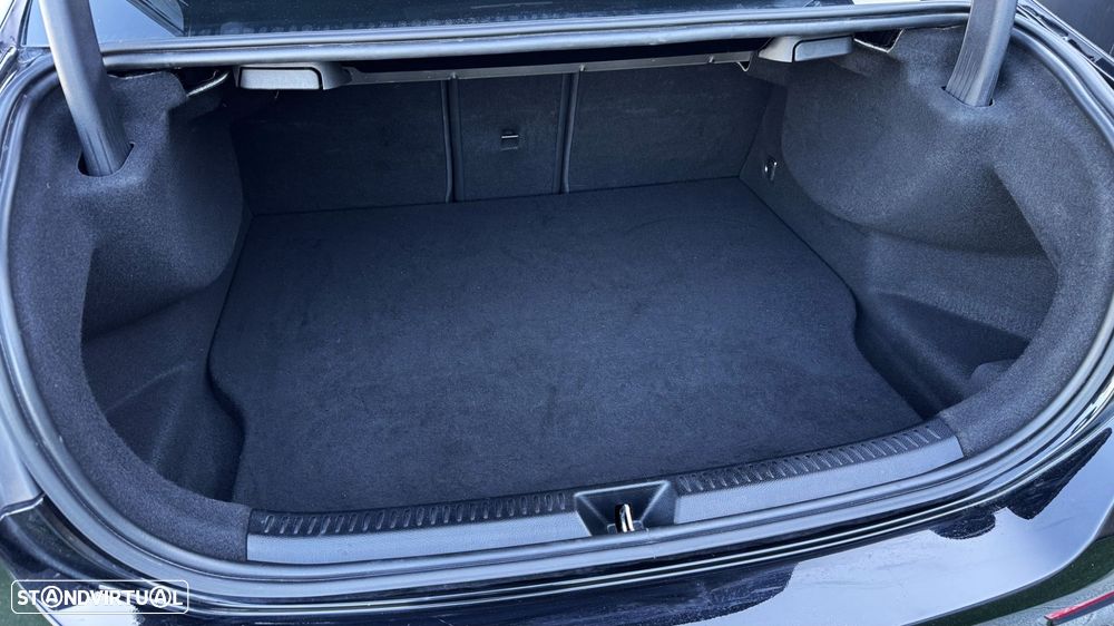 Mercedes-Benz A 250 Limousine e 8G-DCT AMG Line - 40