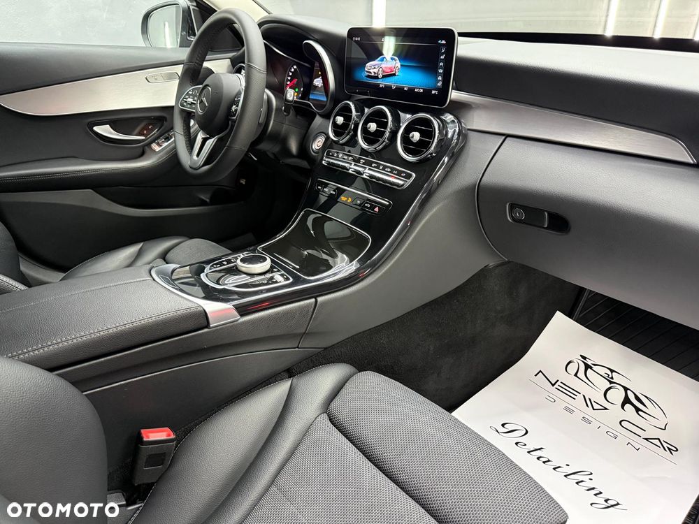 Mercedes-Benz Klasa C - 32