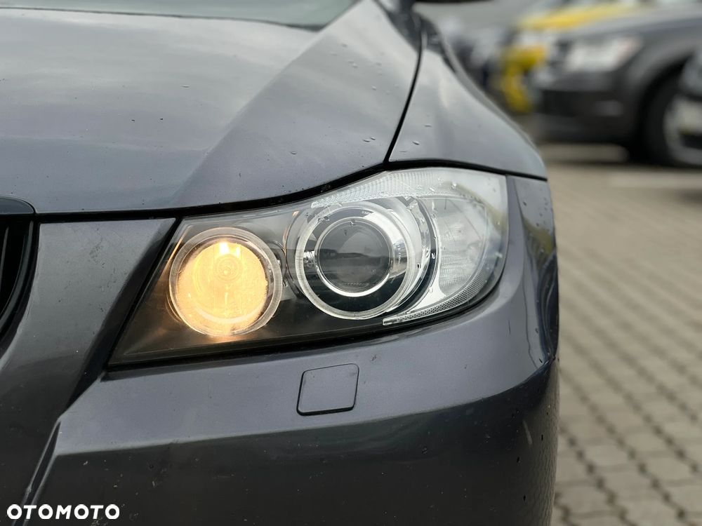 BMW Seria 3 320i - 10