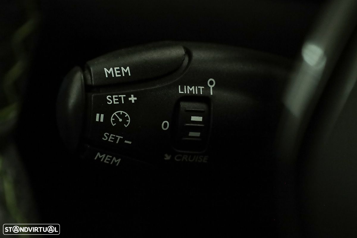 Peugeot 2008 1.2 PureTech GT EAT8 - 18