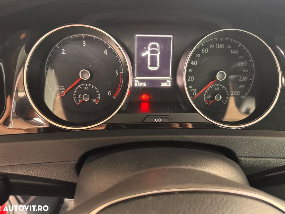 Volkswagen Golf - 6