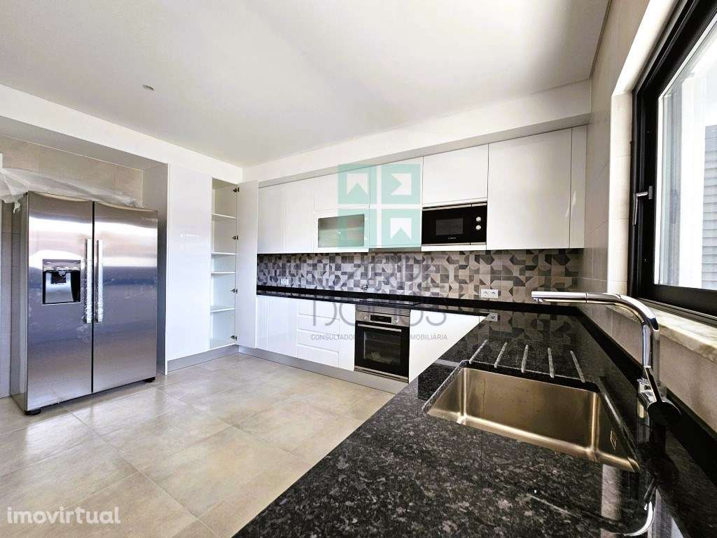Apartamento T4 novo com 154,03m2, terraços no topo, garagem para 3 ... - Grande imagem: 4/36