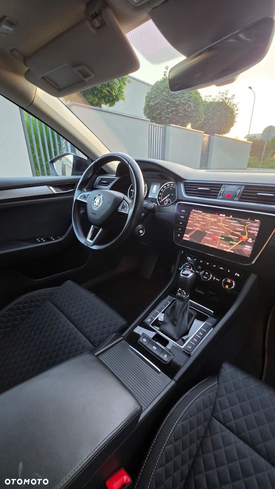 Skoda Superb 2.0 TDI DSG Premium Edition - 30