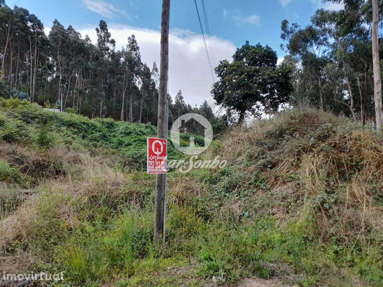 Terreno urbano com 2400 m2 em Arnoso Sta. Eulalia - Grande imagem: 2/3