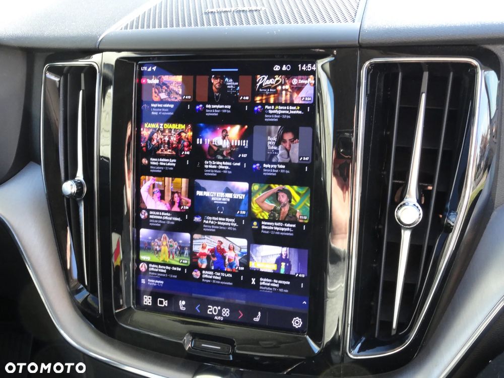 Volvo XC 60 B4 D AWD Geartronic Momentum Pro - 19
