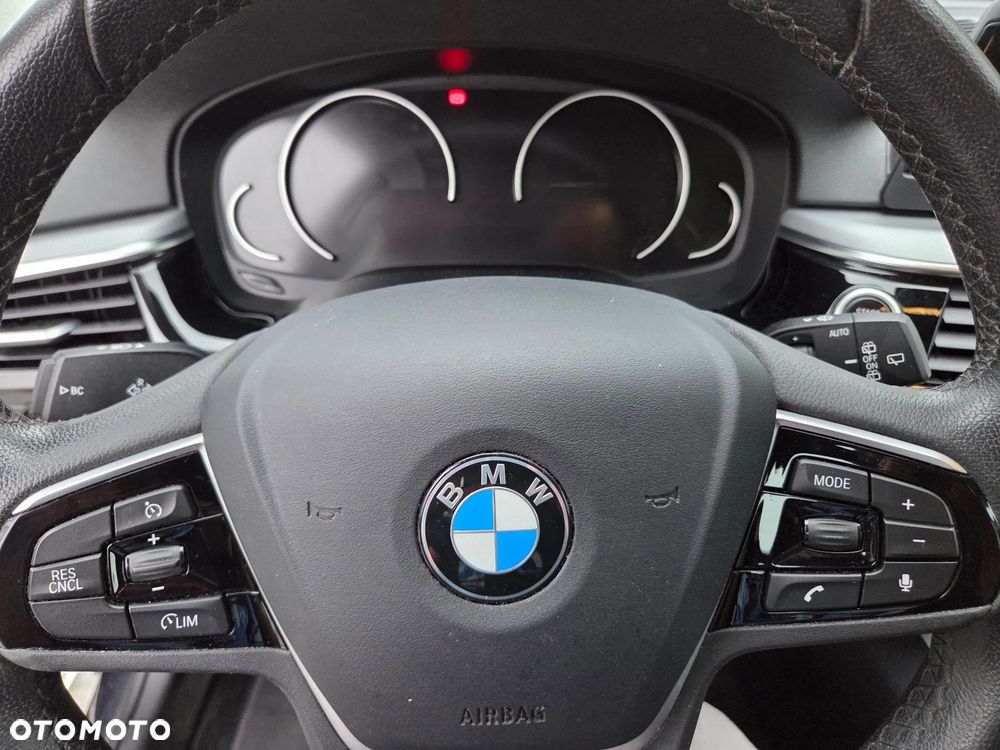 BMW Seria 5 520d M Sport Edition - 17
