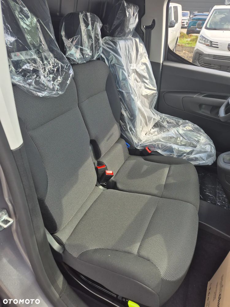 Opel Combo Cargo FURGON 3miejscowy L1 1.5 Diesel 130KM 2025 - 8
