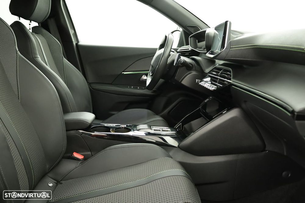 Peugeot 2008 1.2 PureTech GT EAT8 - 22