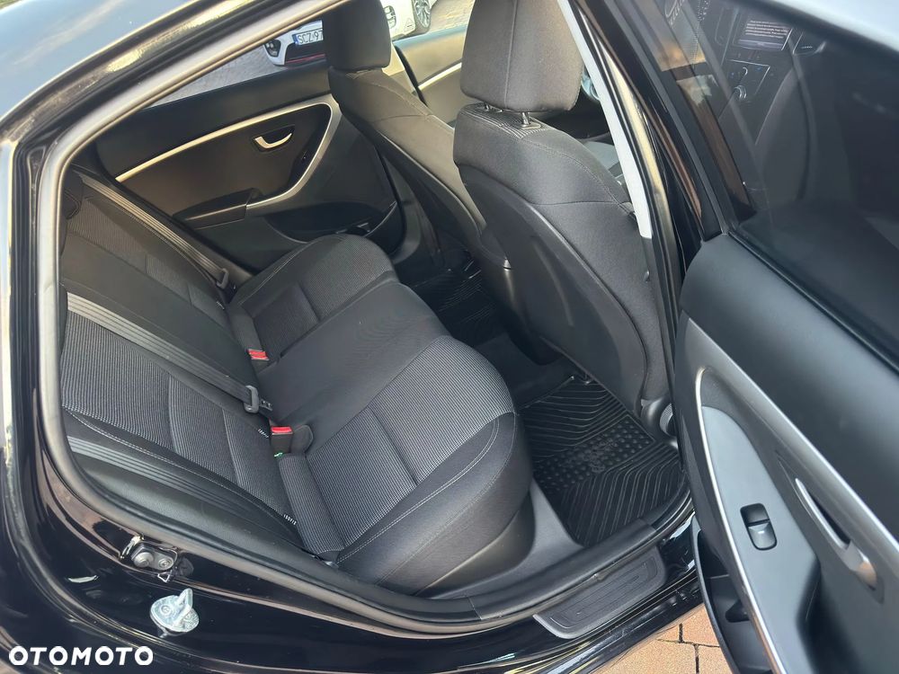 Hyundai i30 i30cw 1.4 Fifa World Cup Edition - 15