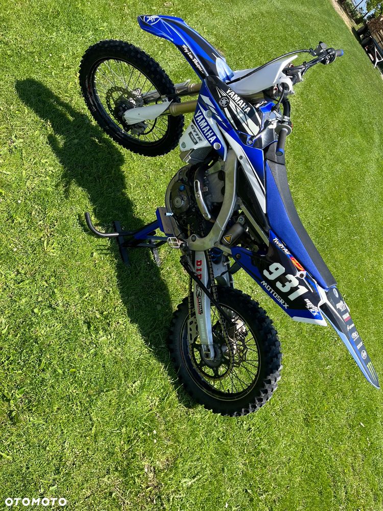 Yamaha YZF - 11