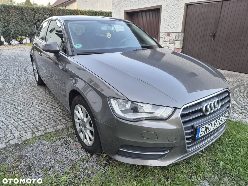 Audi A3 1.6 TDI Attraction - 5